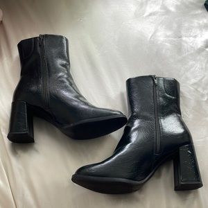 Cute, high heel leather boots!